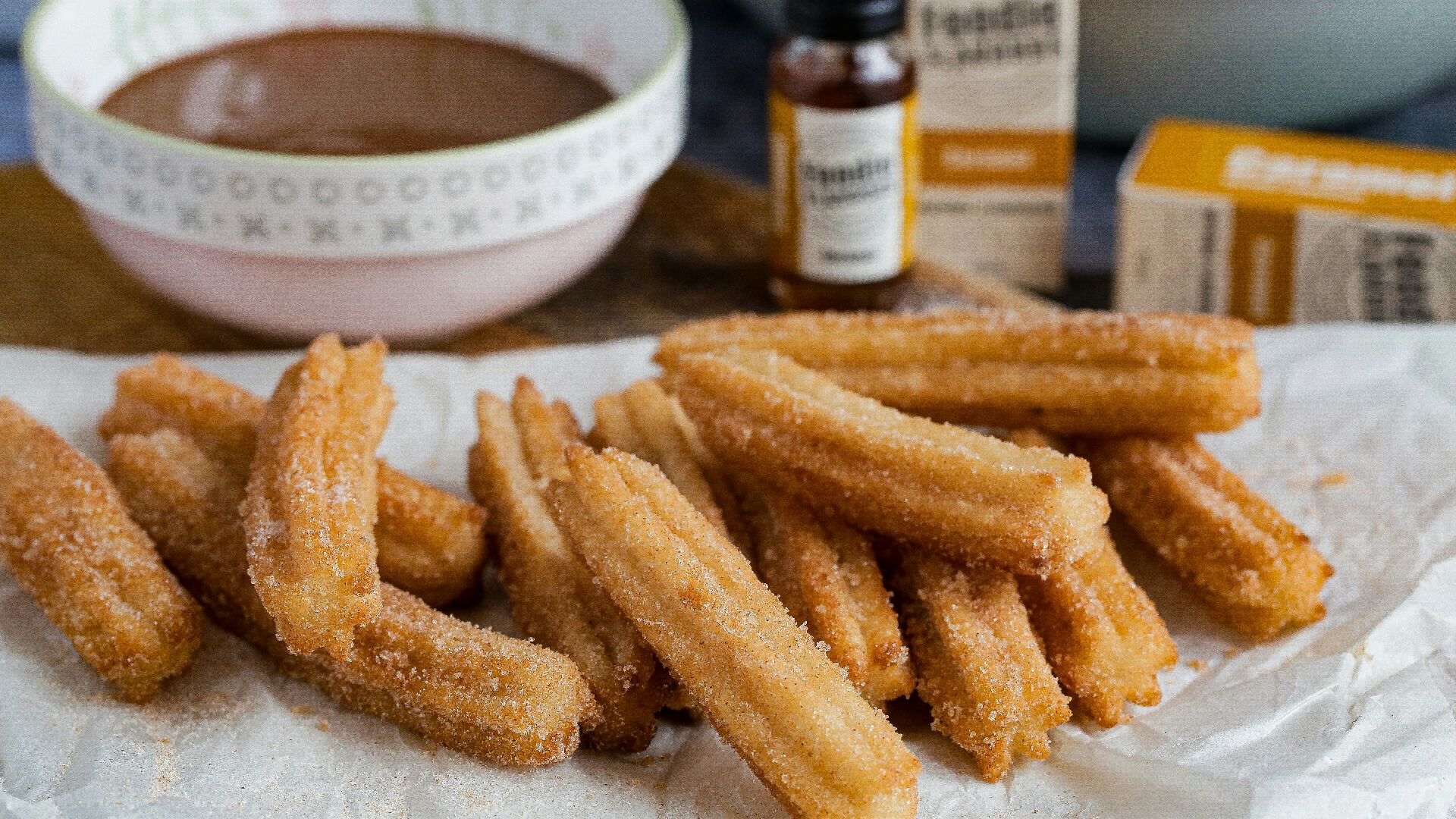 fried fries on white ceramic bowl