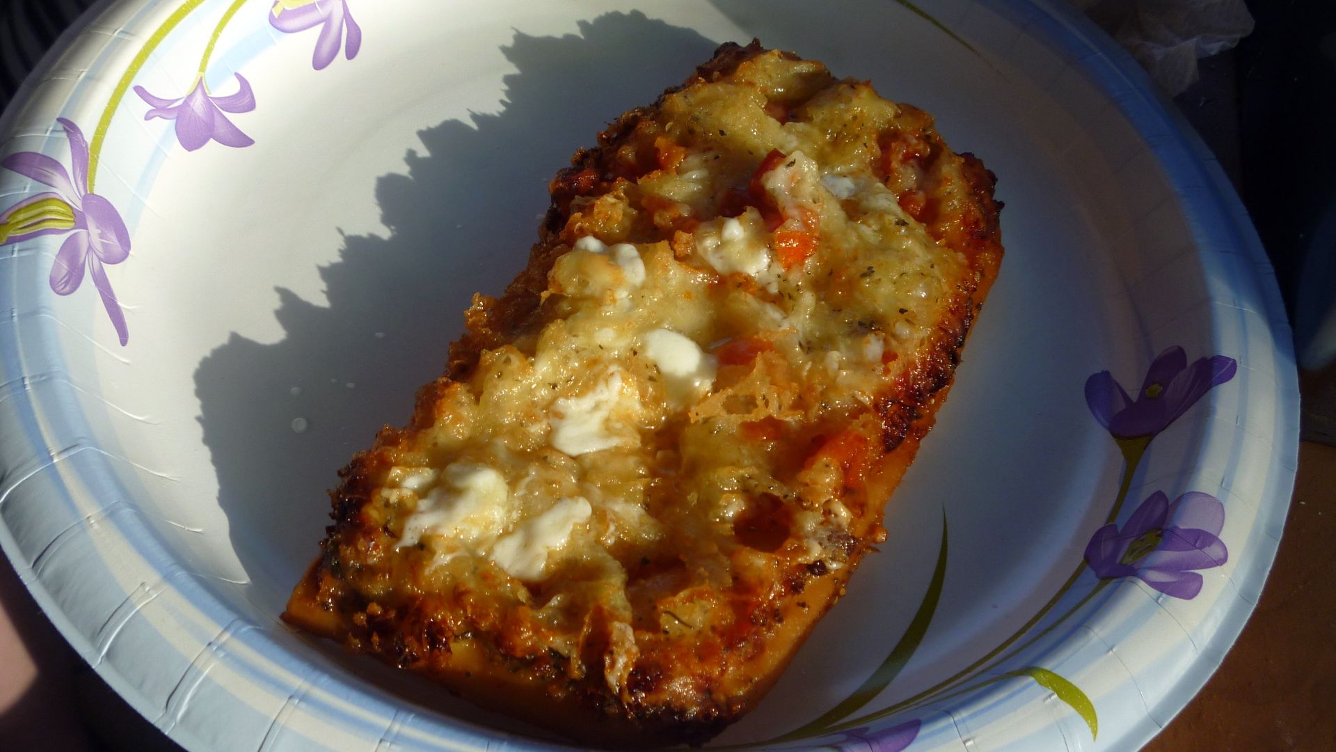 File:Deep-fried pizza on paper plate.jpg