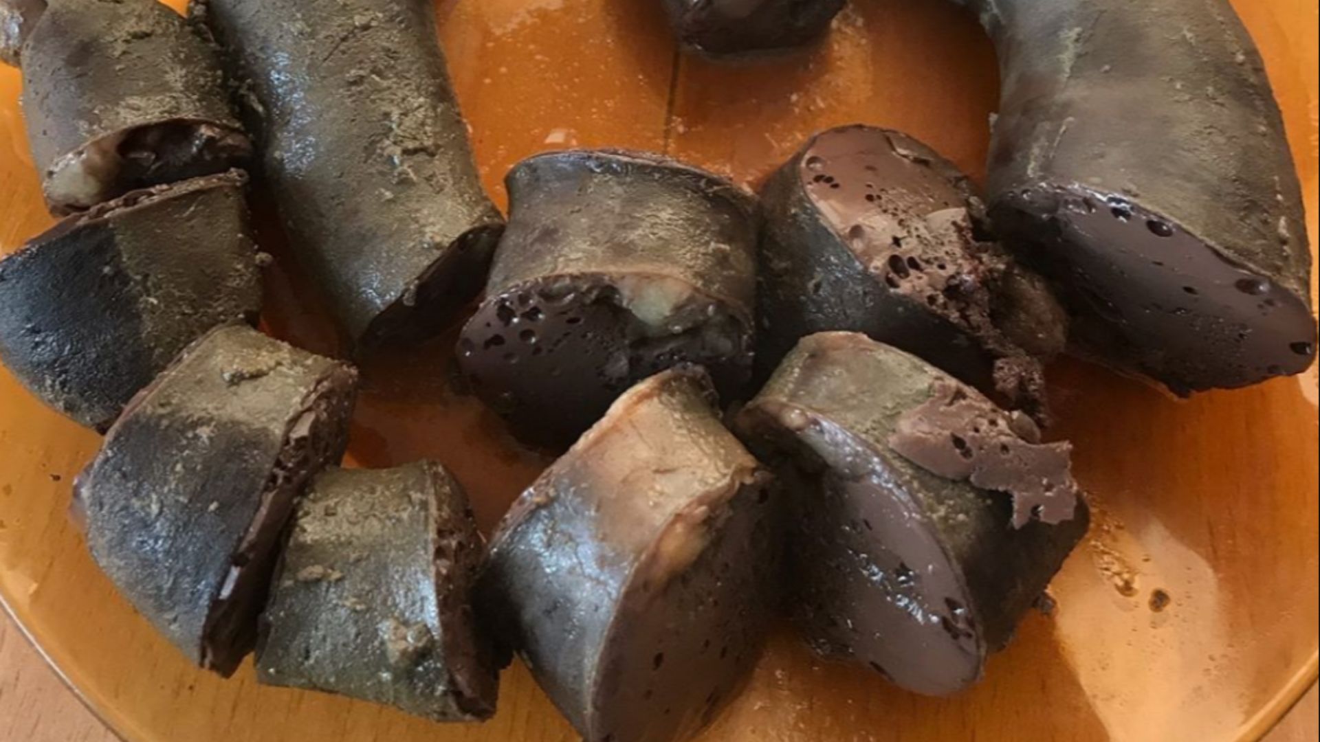 File:Blood sausage made in Buryatia, Russia.png