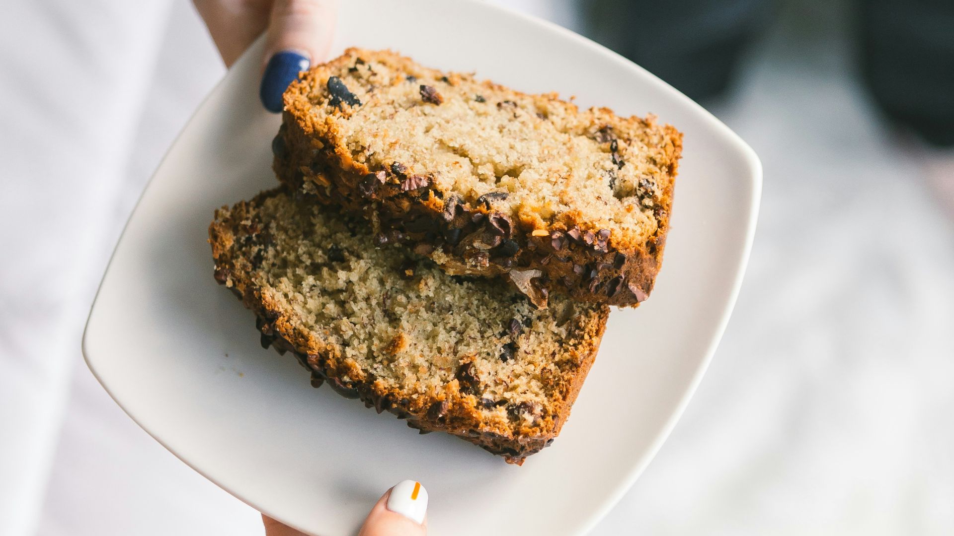 sliced bread on plate