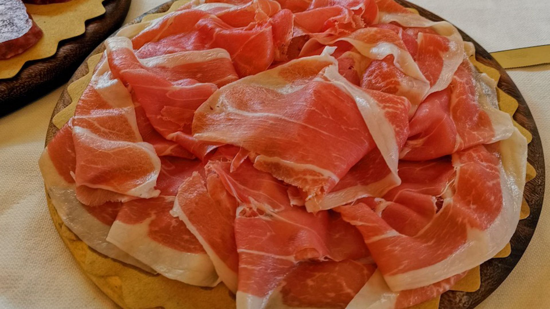 File:Prosciutto di Parma, Tagliere, Italia.jpg
