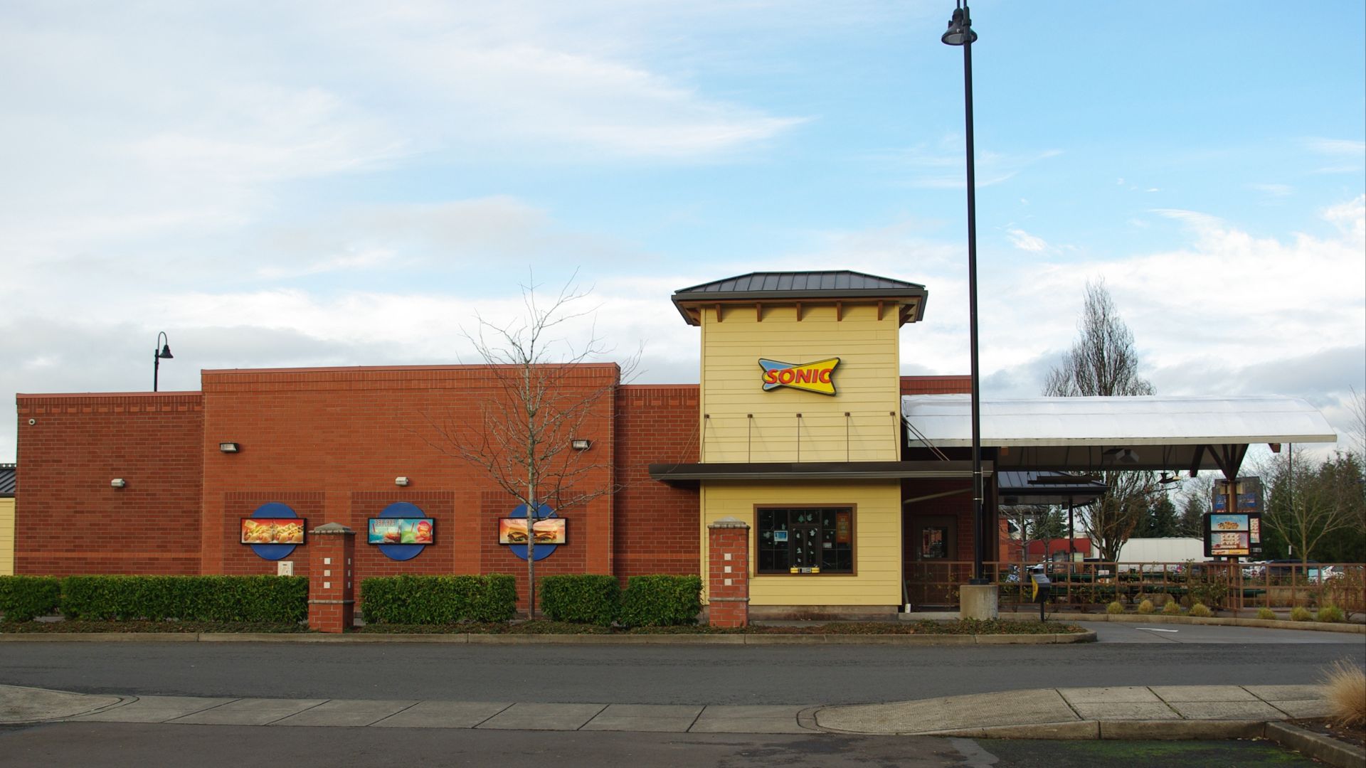 File:Sonic - Wilsonville, Oregon.JPG