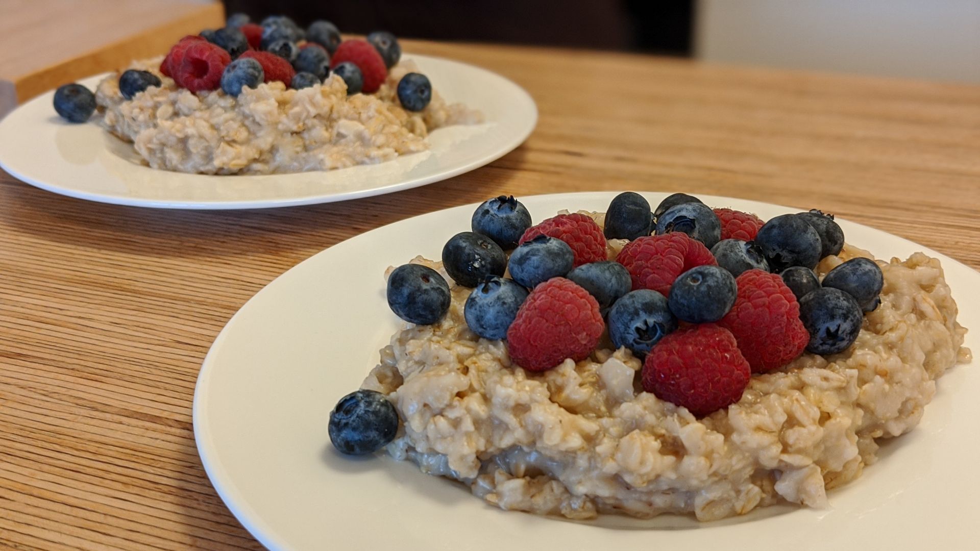 File:Oatmeal porridge with fruits.jpg