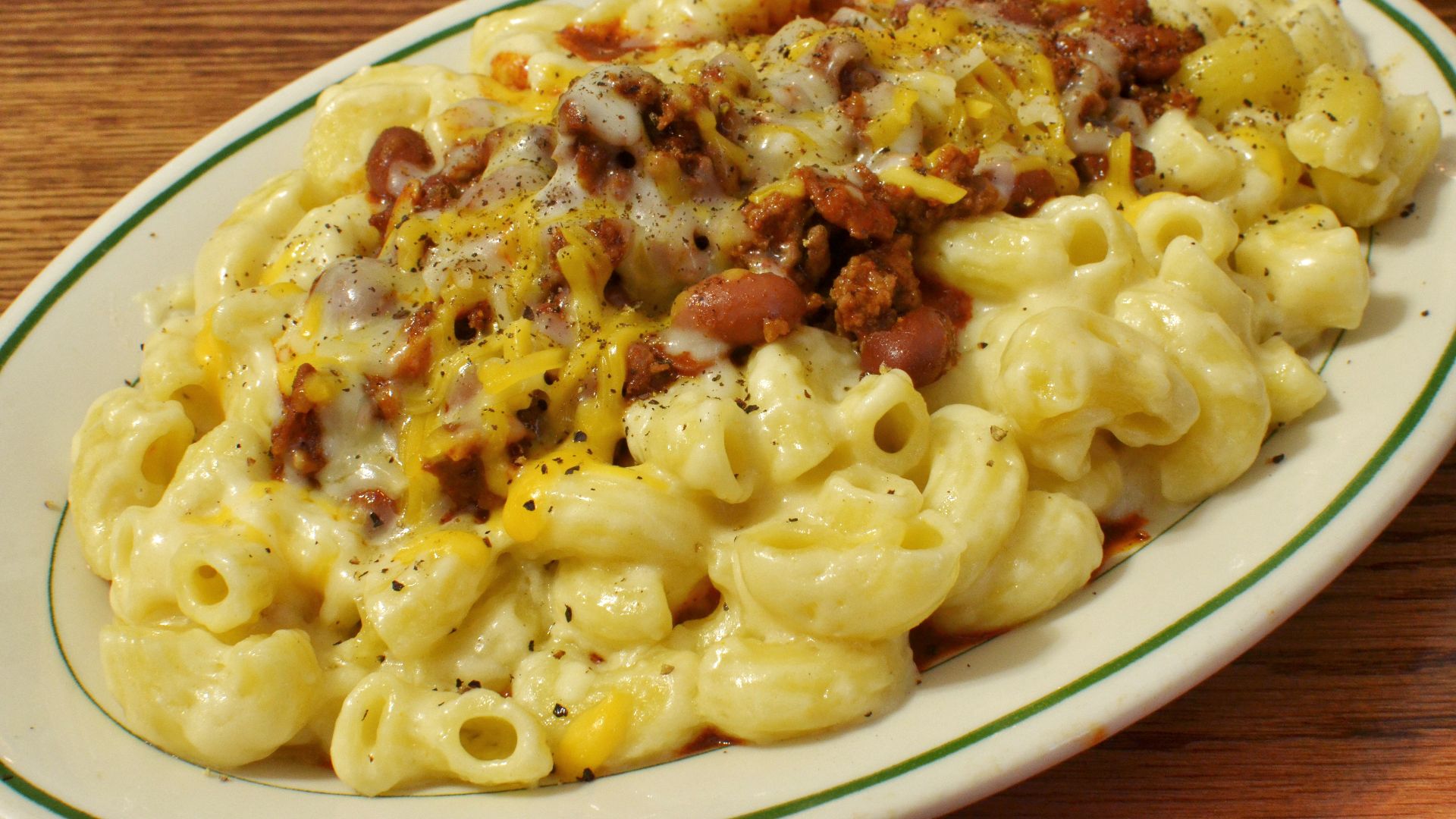 File:Chili mac and cheese.jpg