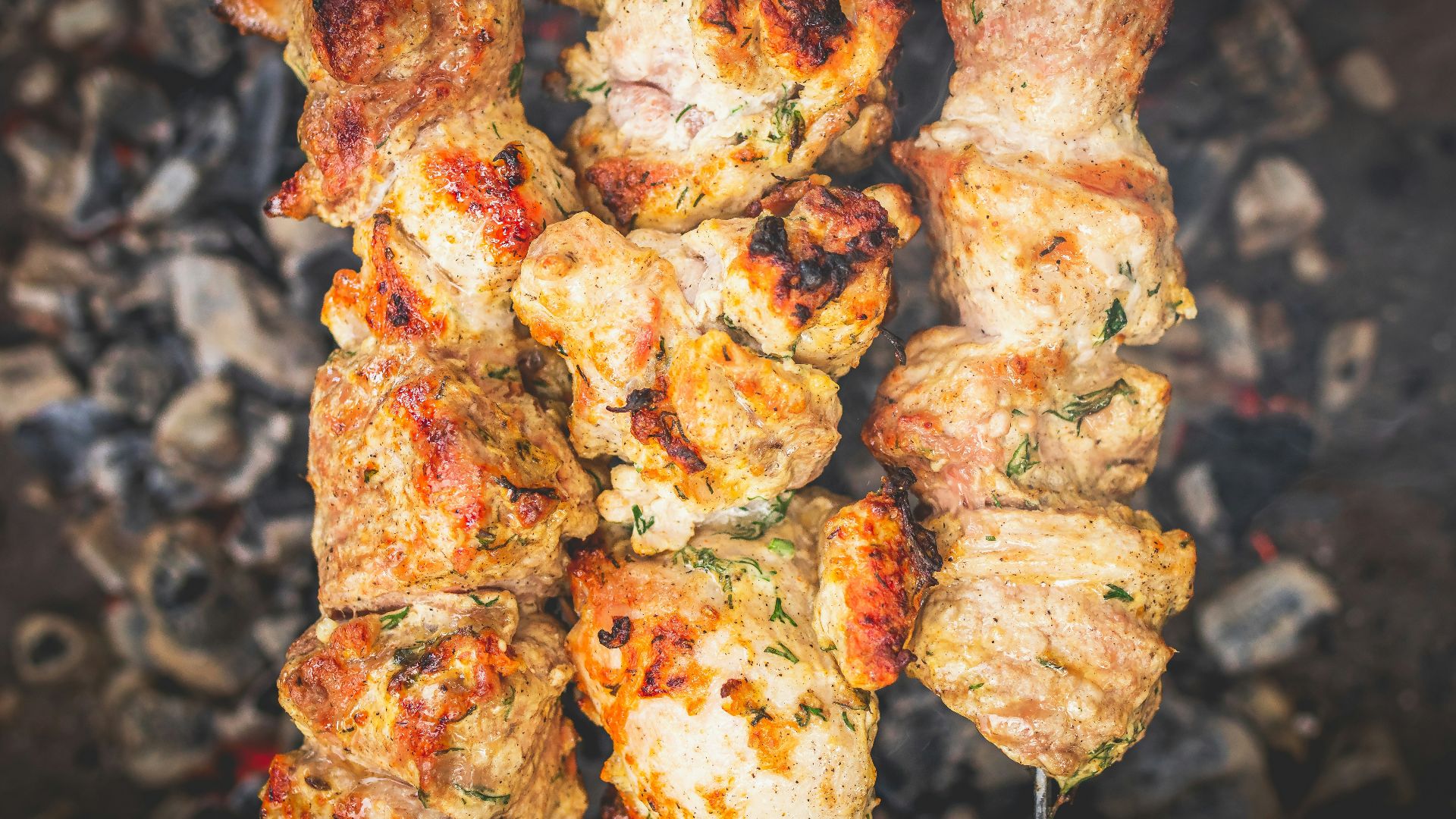 grilled meat with white sauce