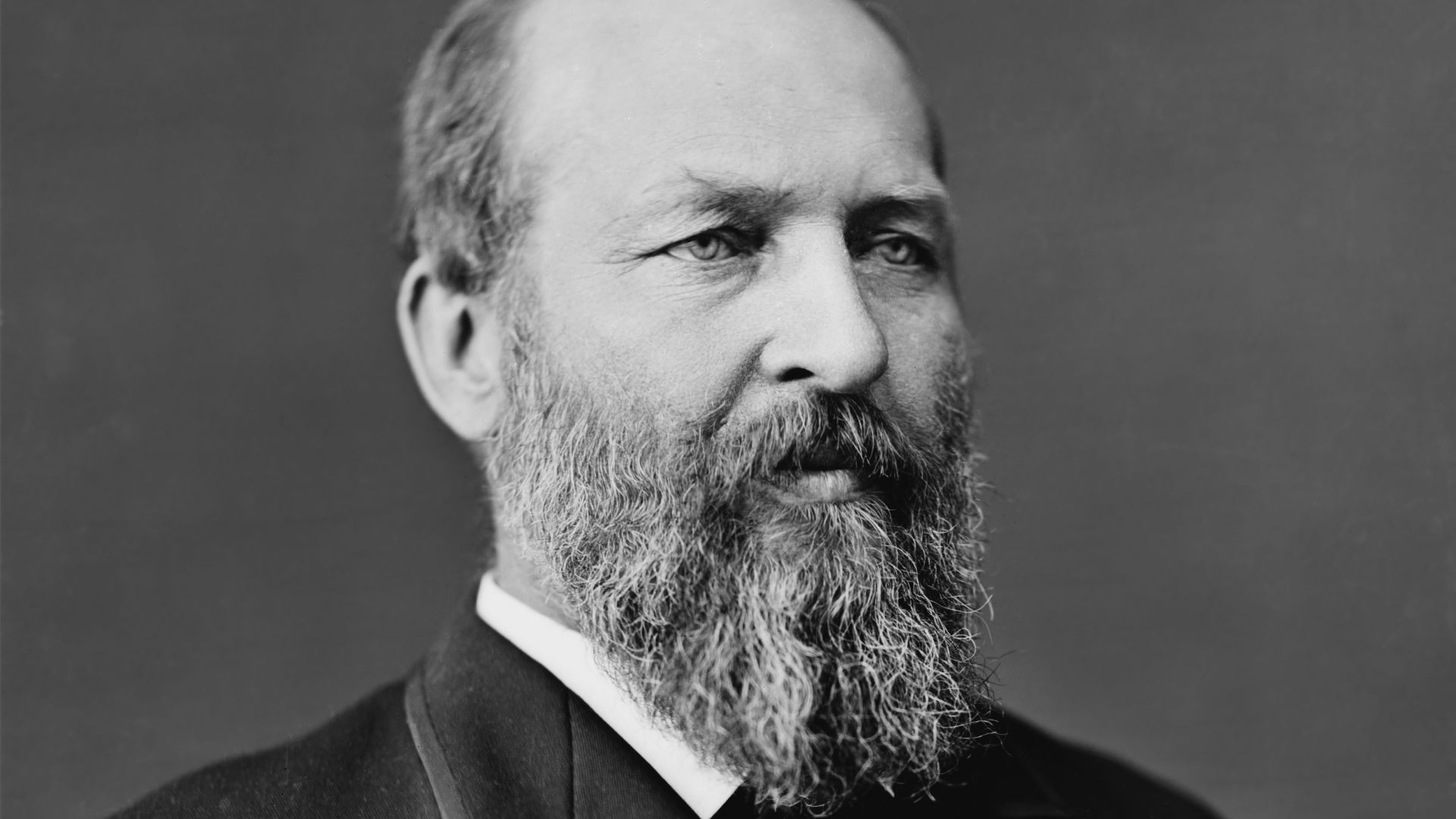 File:James Abram Garfield, photo portrait seated.jpg