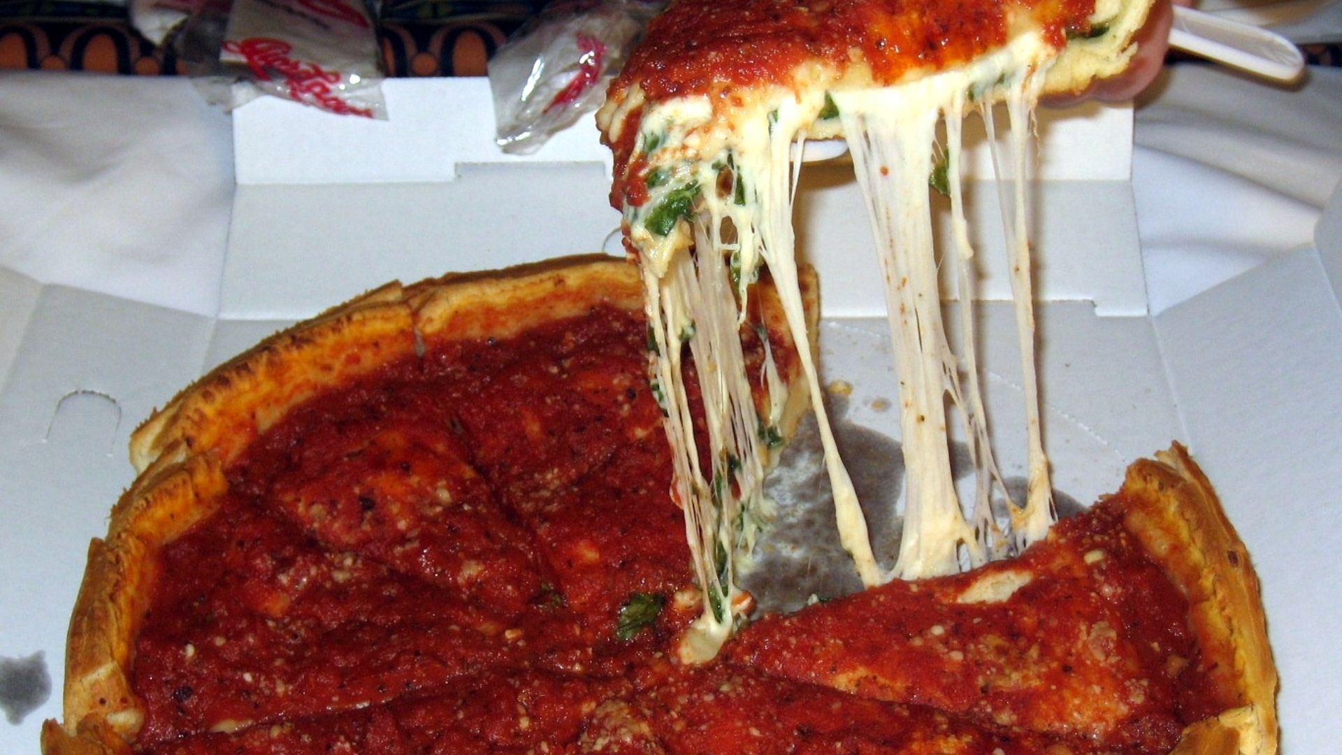 File:Giordano's Deep Dish Pizza.jpg
