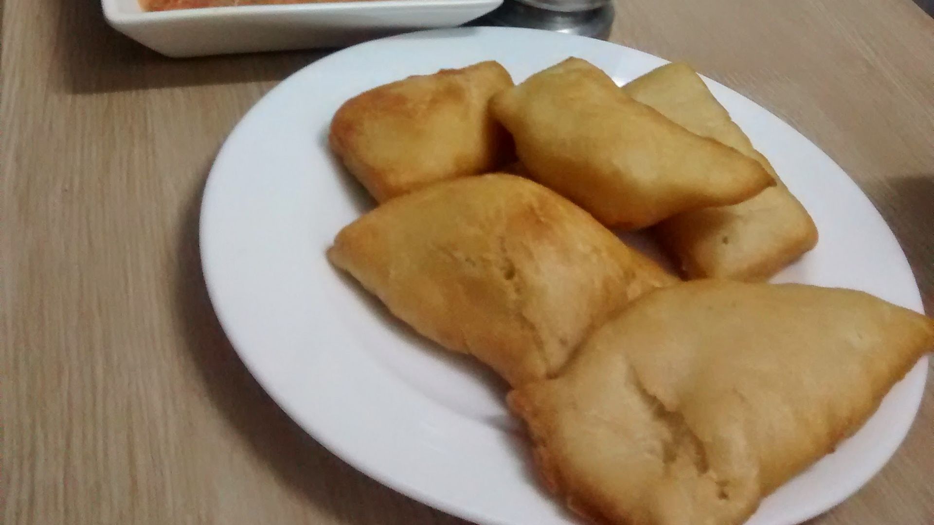 File:Sopaipillas con Chancho en Piedra.jpg
