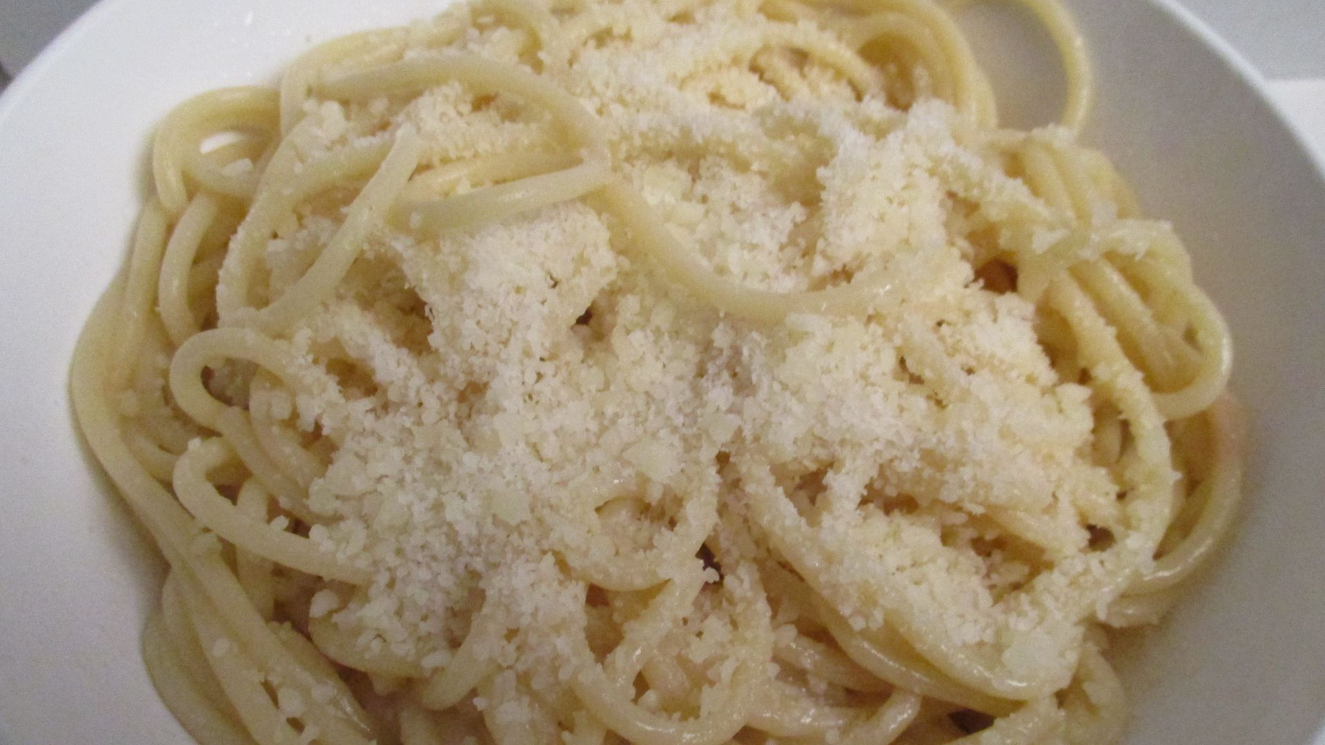 File:Spaghetti, cooked, with butter and Parmesan.jpg