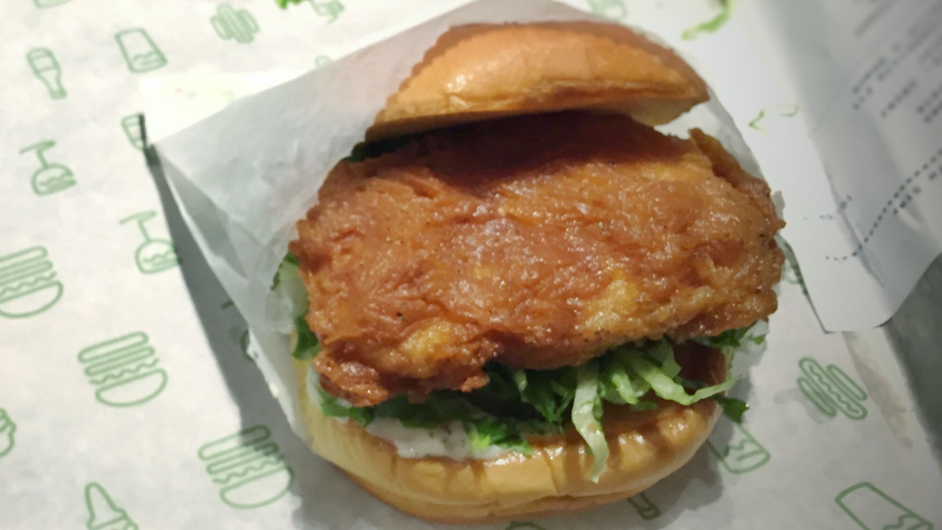 File:Chick'n Shack, Crispy chicken breast with lettuce, pickles and buttermilk herb mayo - 25358869034.jpg