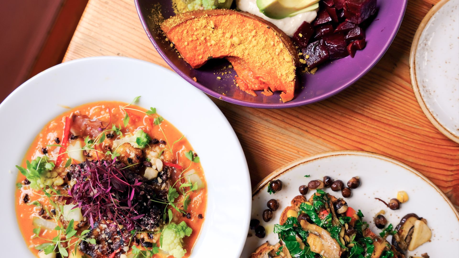 File:Plant-Based Dishes, Raw Food (29103285347).jpg