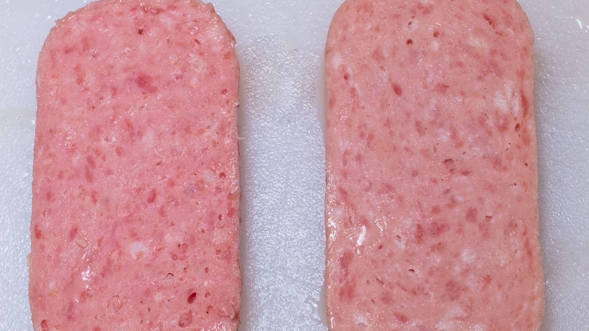 File:Spam Clones ML Luncheon meat and Chung Jung One Luncheon Meat sliced.jpg