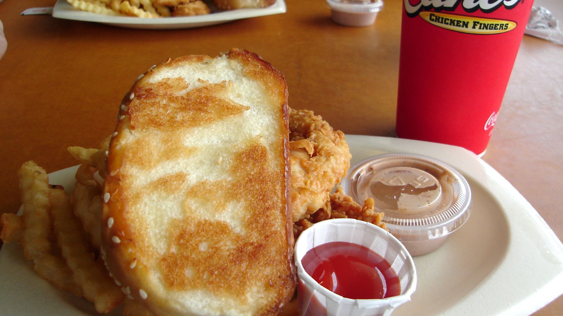 File:Raising Cane's 3 Finger Combo.jpg