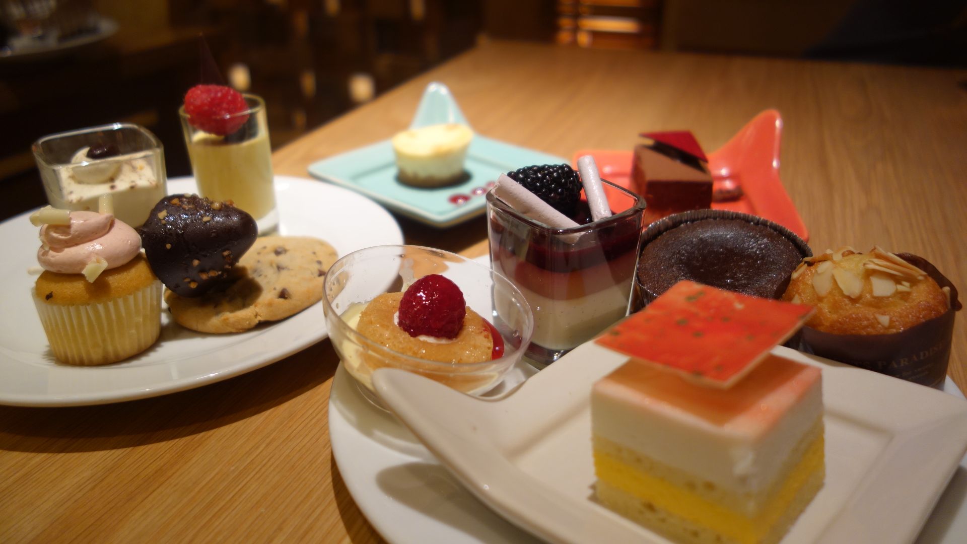 File:Bacchanal Buffet at Caesars Palace.jpg