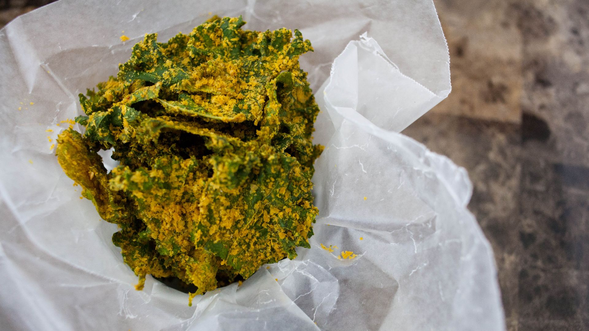 File:Kale Chips (8031431281).jpg