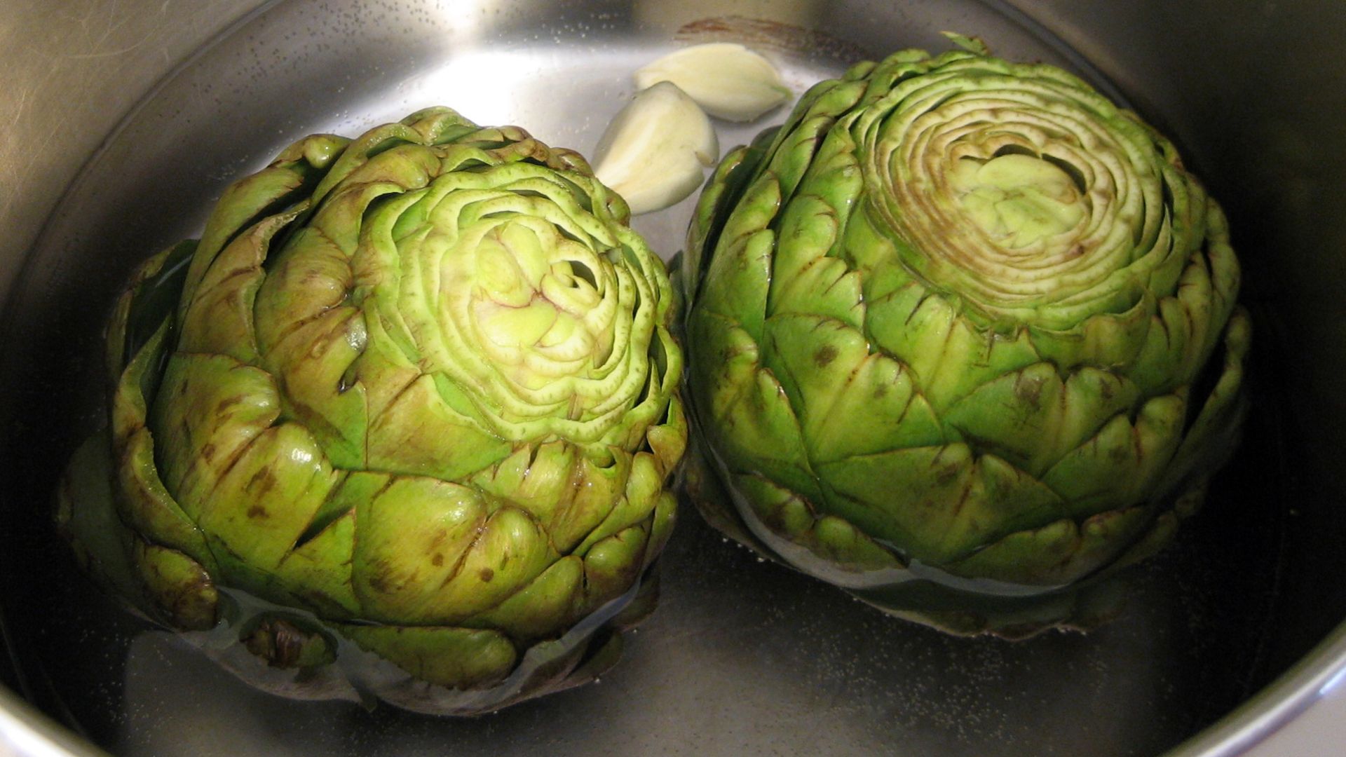 File:Artichokes being cooked.jpg