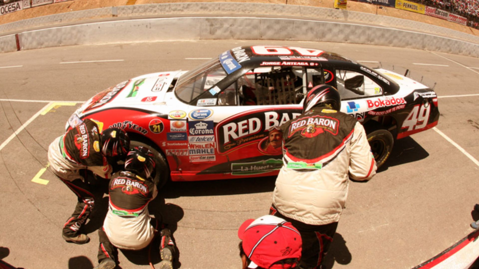 File:Jorge Arteaga Pitstop.jpg