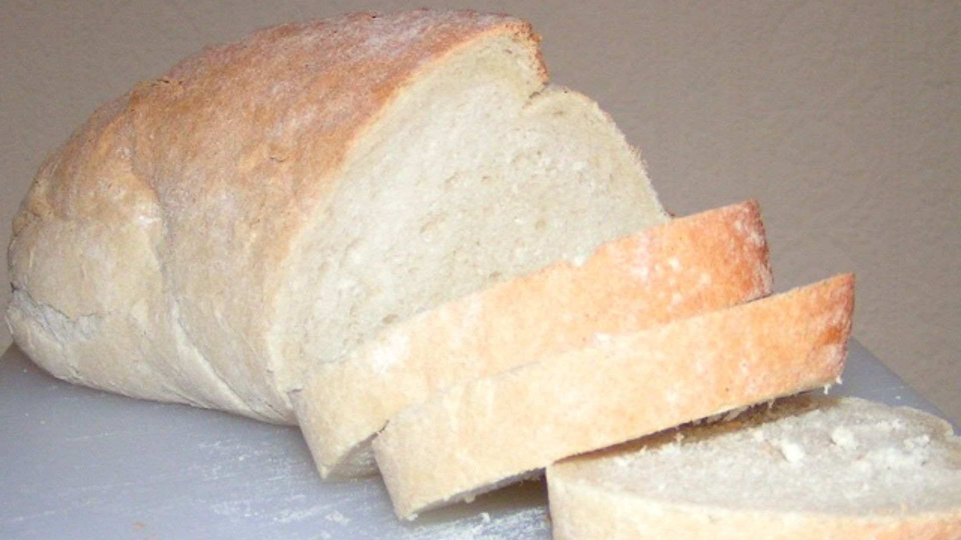 File:White bread 800.jpg