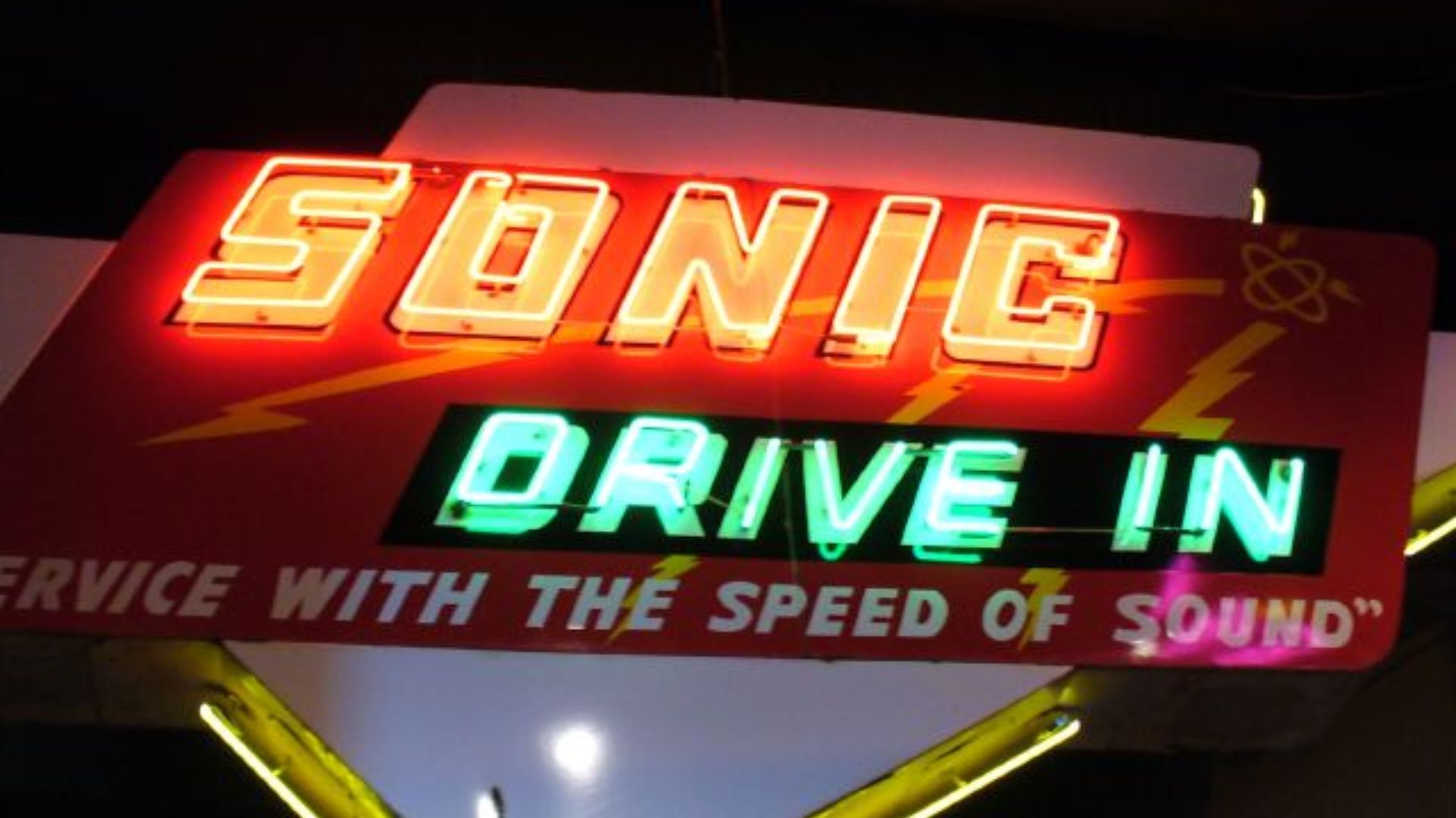 File:Sonic Neon Sign, OK History Center.jpg