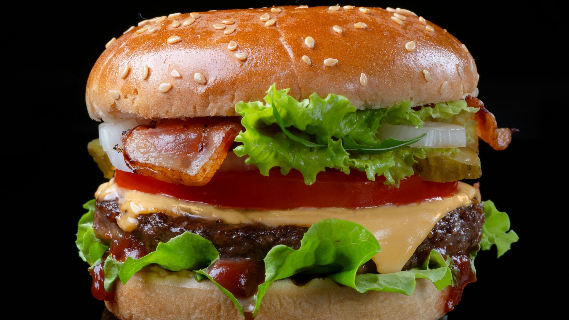 burger with lettuce and tomato