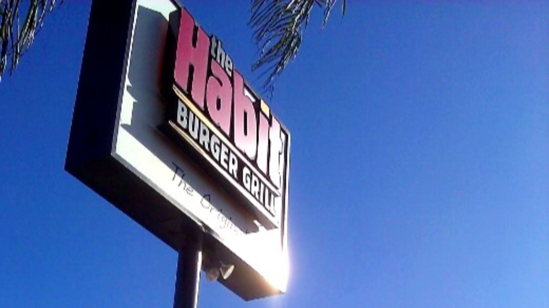 File:The Habit Burger Grill - Goleta California (2015-11-26) 01.jpg