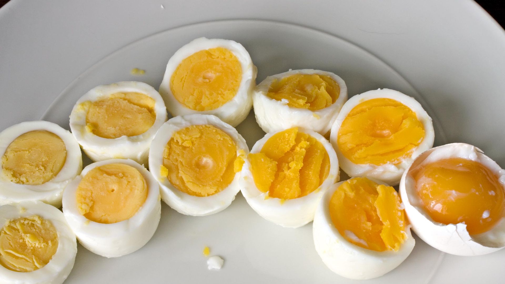 File:HardBoiledEggs (8323315188).jpg