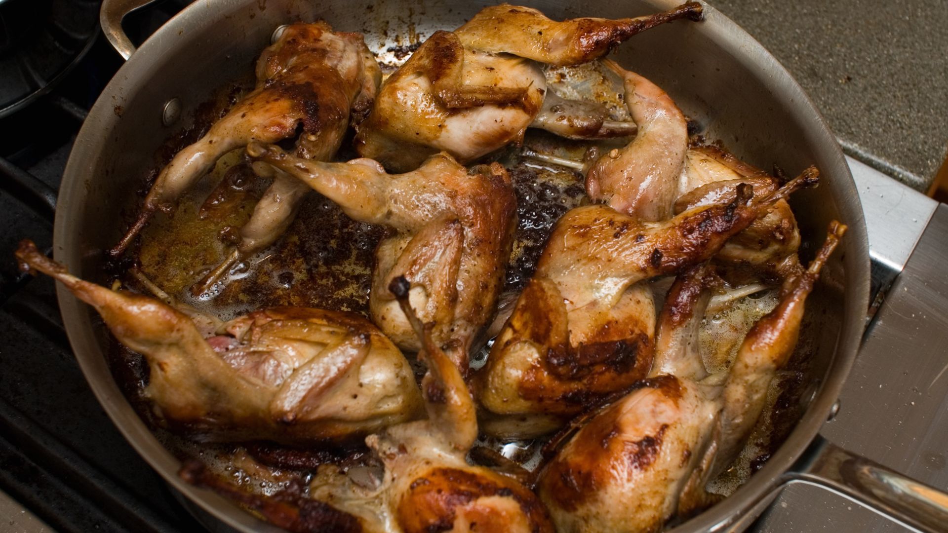 File:Quails browning in pan.jpg