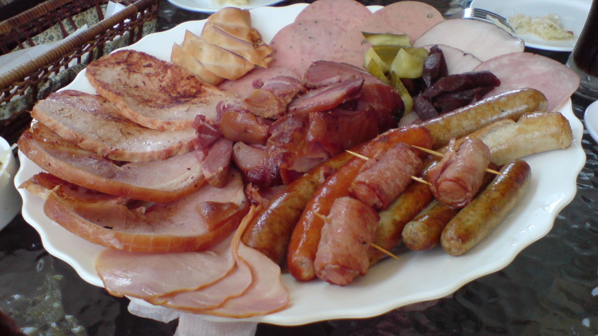 File:German hams, sausages and other cured meats - 20070721.jpg