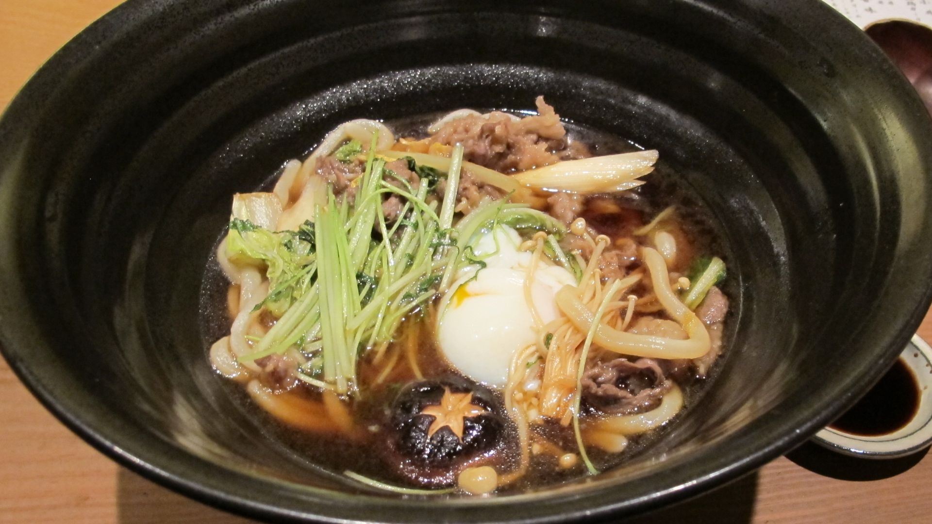 File:Sukiyaki udon in osaka.JPG