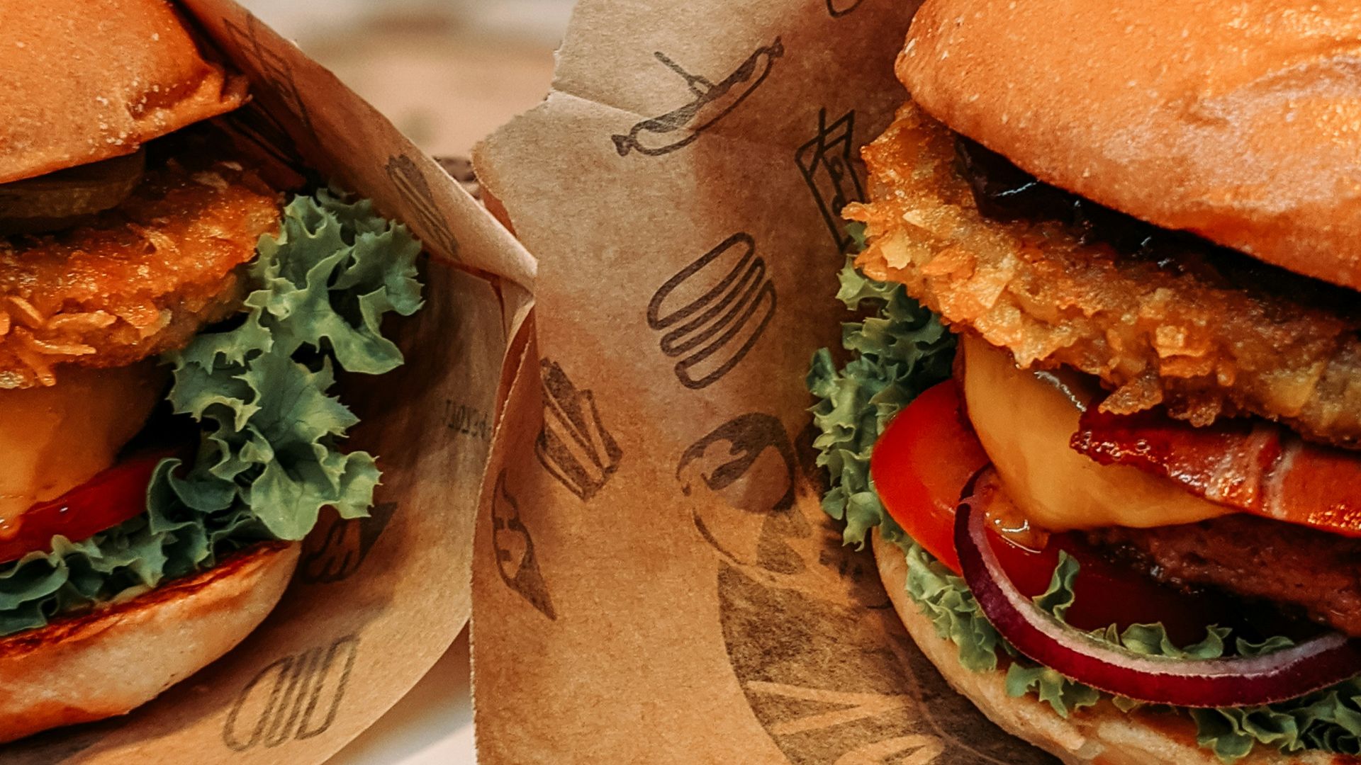 burger with lettuce and tomato