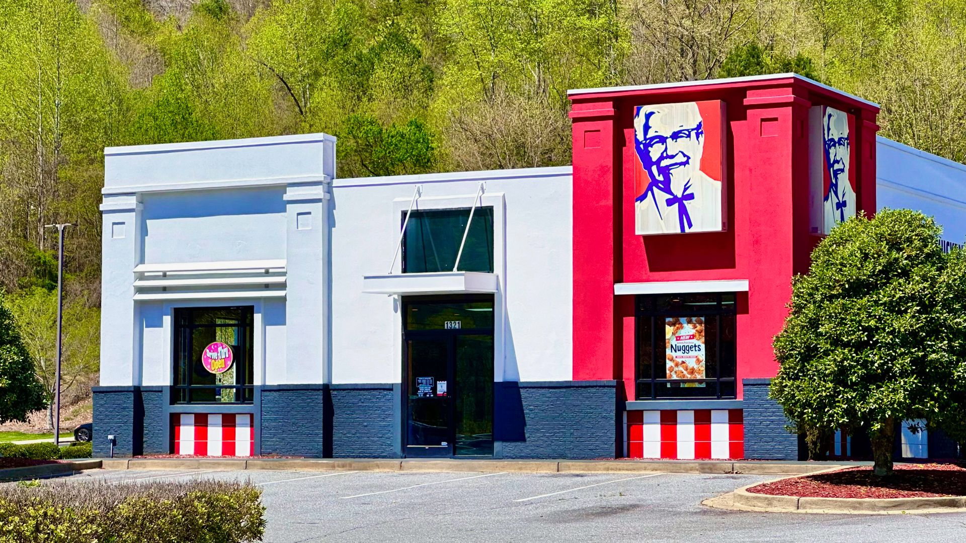 File:A modern KFC restaurant in Murphy, North Carolina.jpg