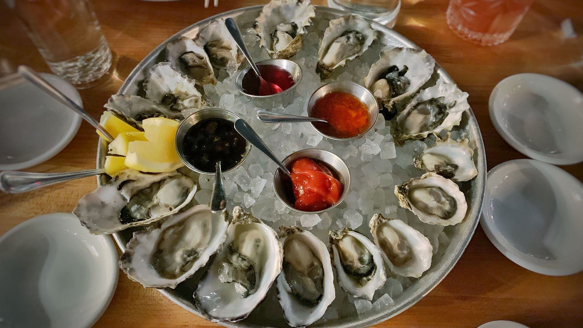 File:Oysters of the day 01.jpg