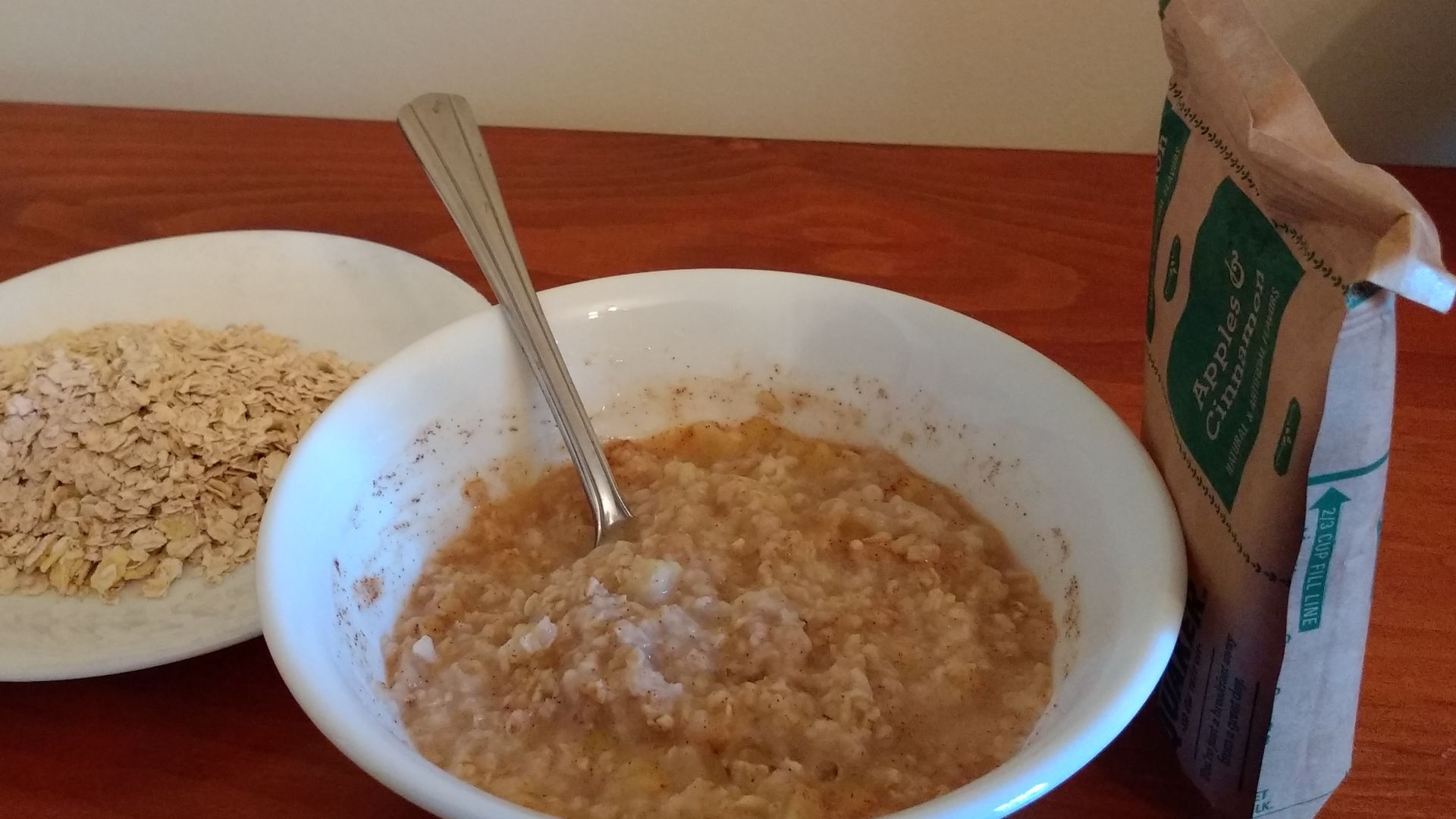 File:Quaker apples & cinnamon instant oatmeal 2.jpg