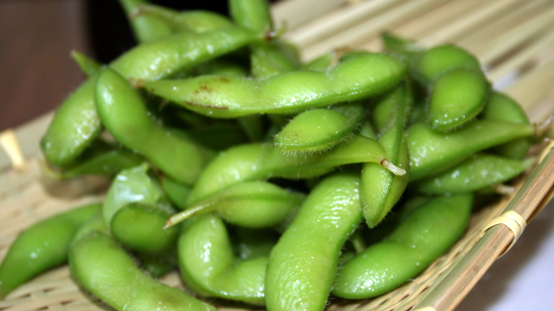 File:Edamame by Zesmerelda in Chicago.jpg