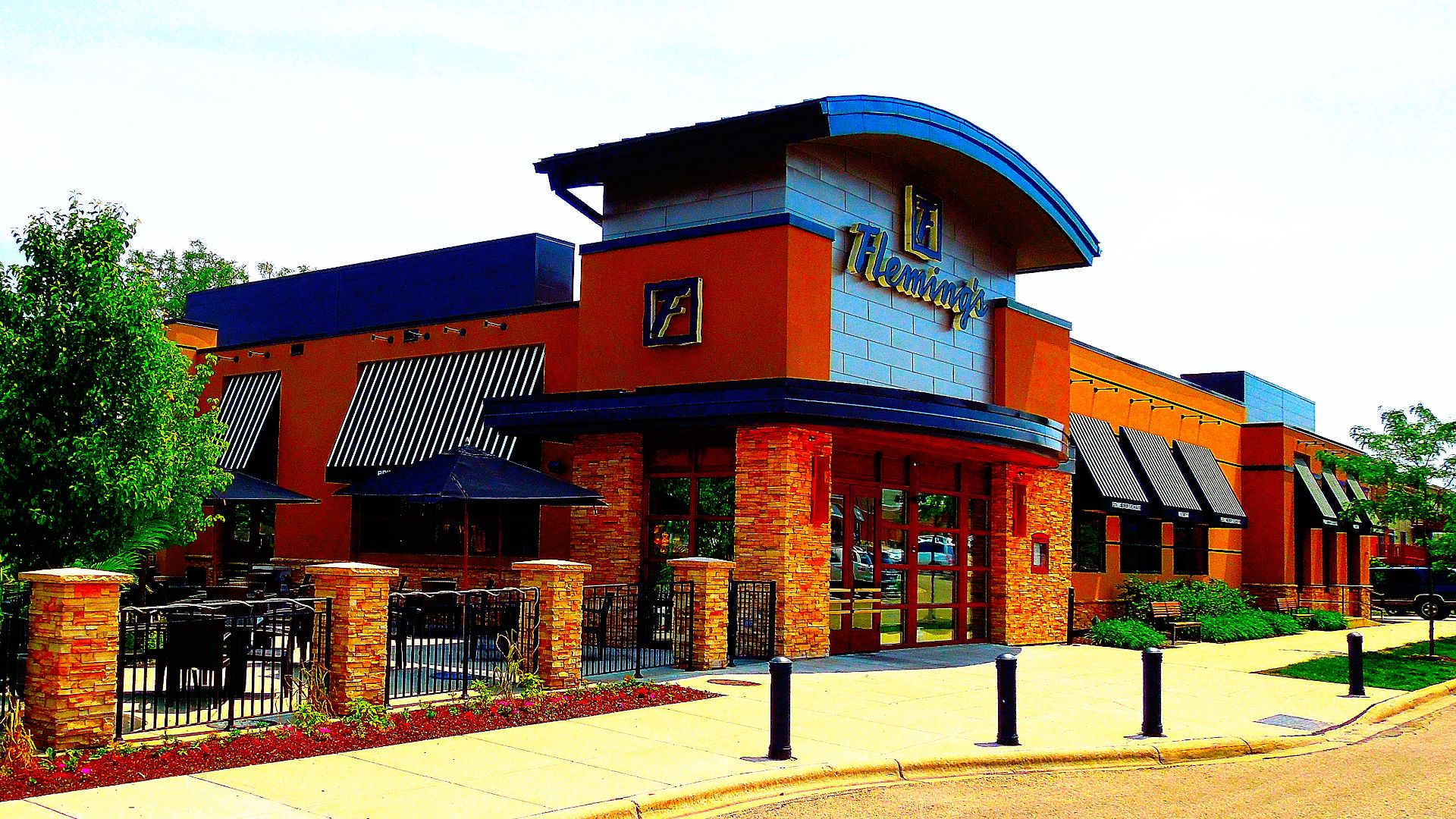 File:Fleming's® Prime Steakhouse ^ Wine Bar - panoramio.jpg