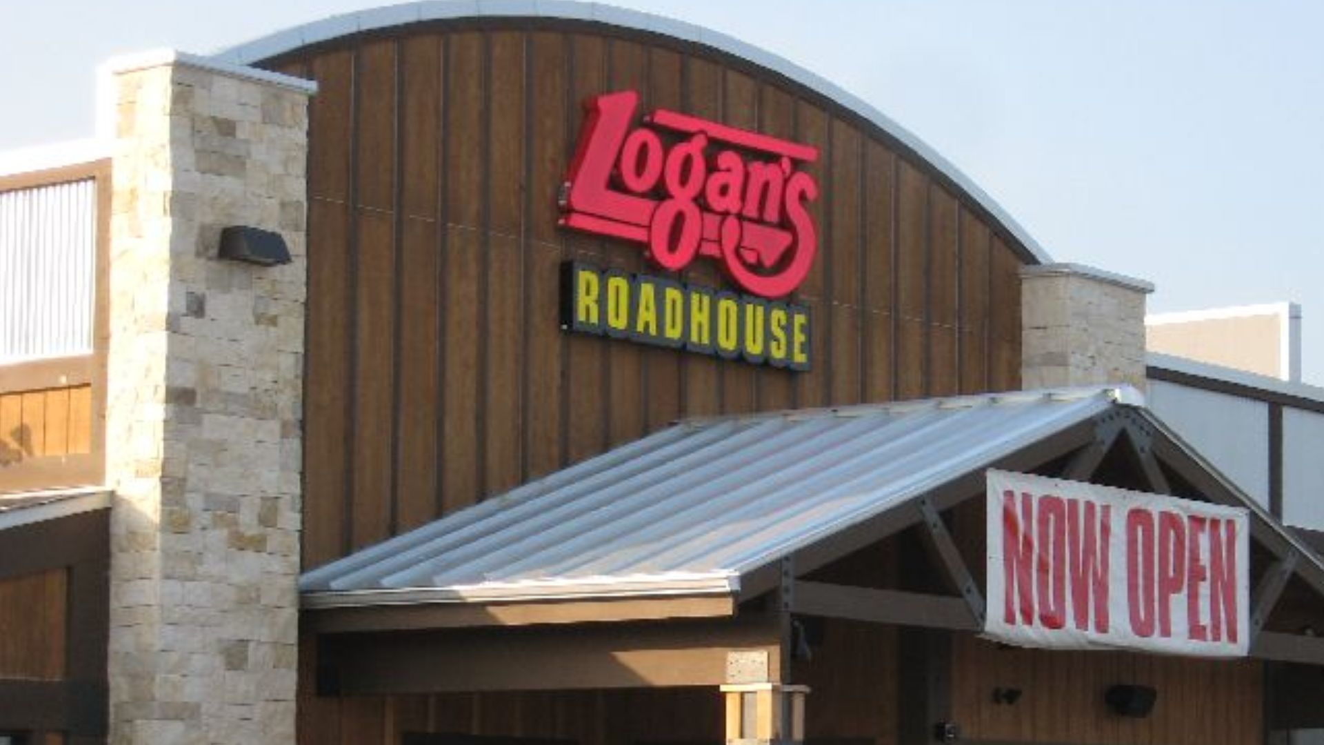 File:Logan's Roadhouse (3993127730).jpg