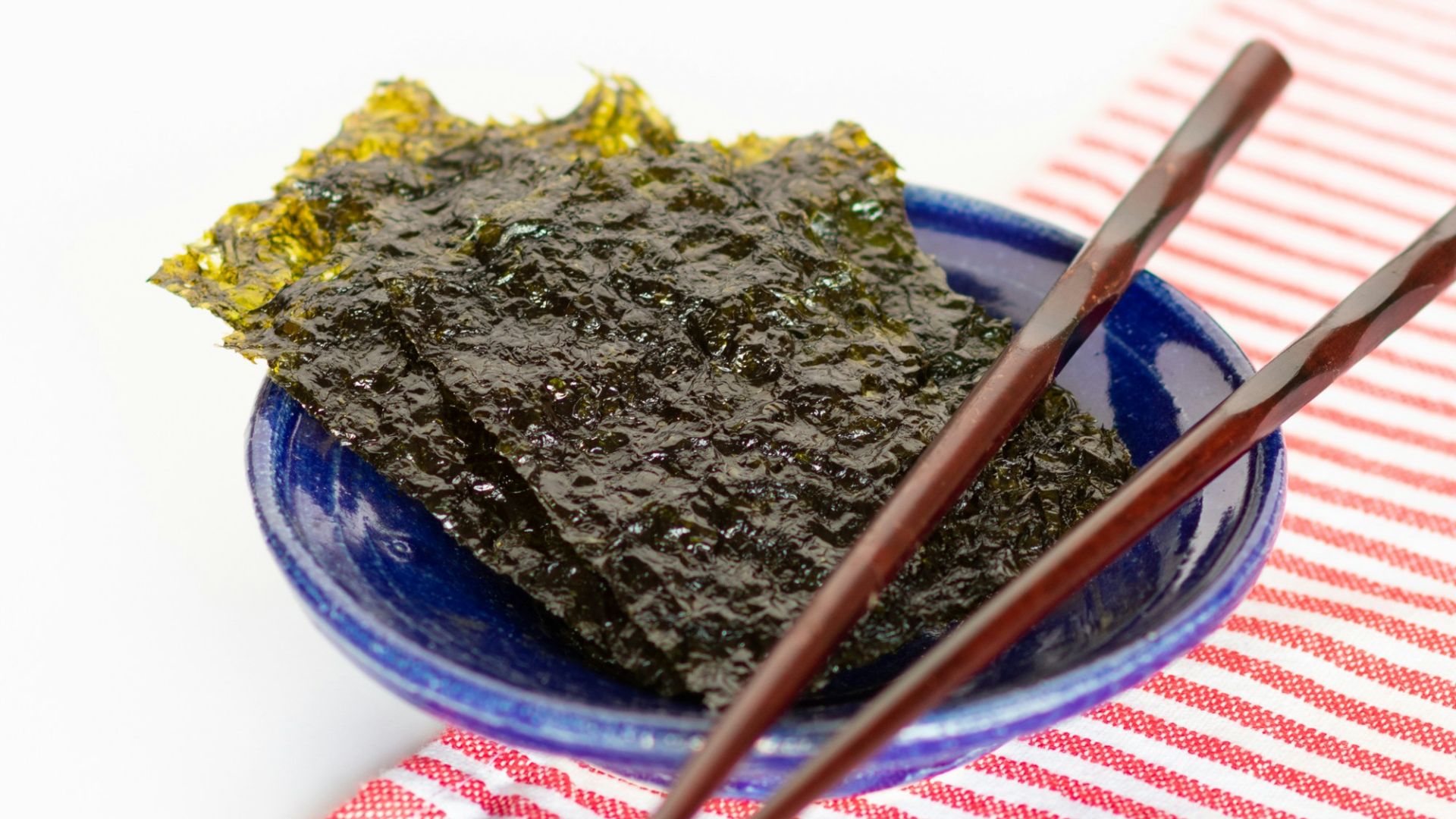 green and blue ceramic bowl