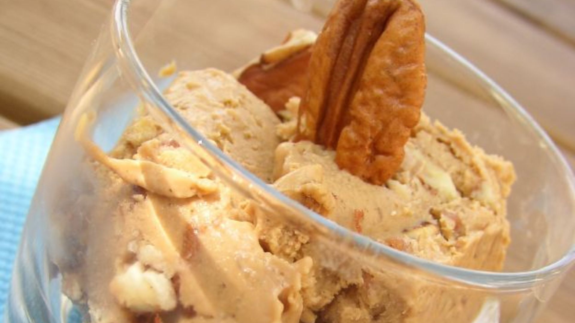 File:Butter pecan caramel ice cream.jpg