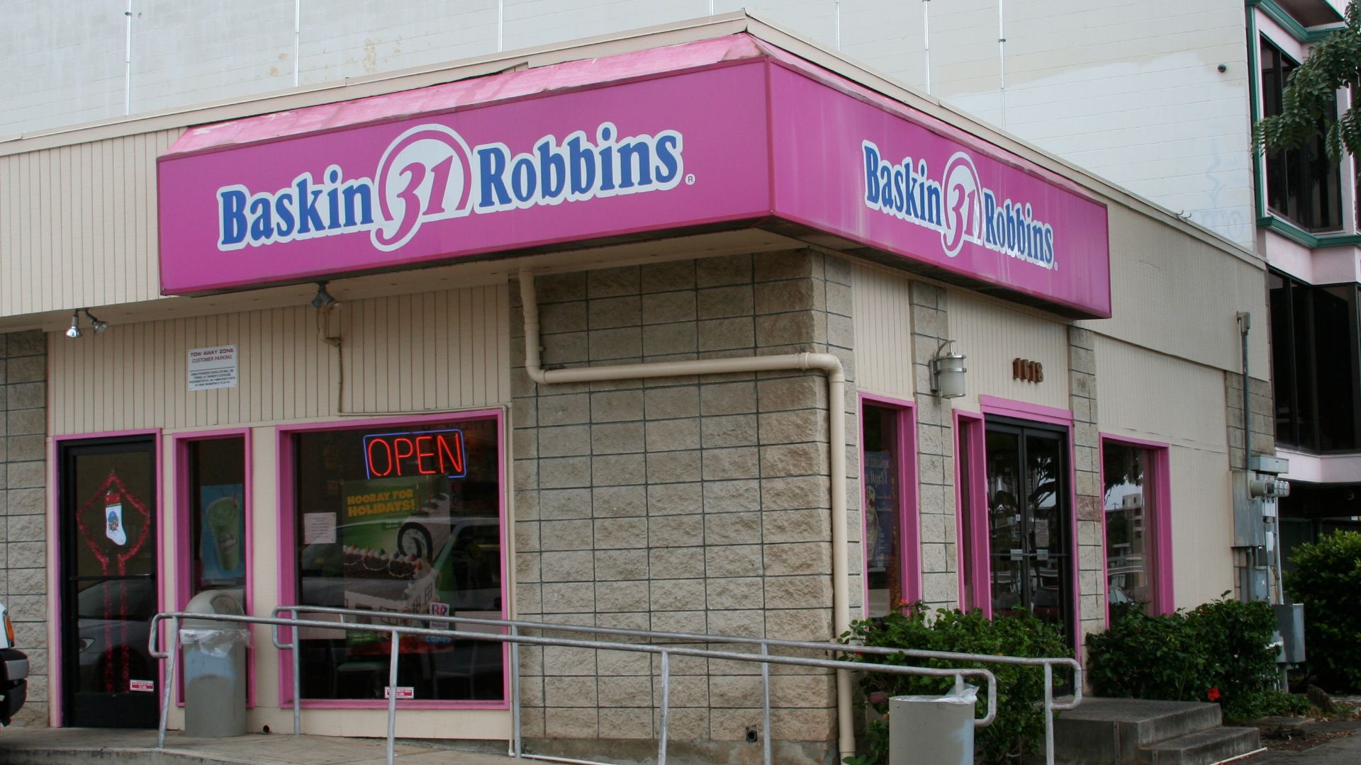 File:Obama's Baskin-Robbins (16055072700).jpg
