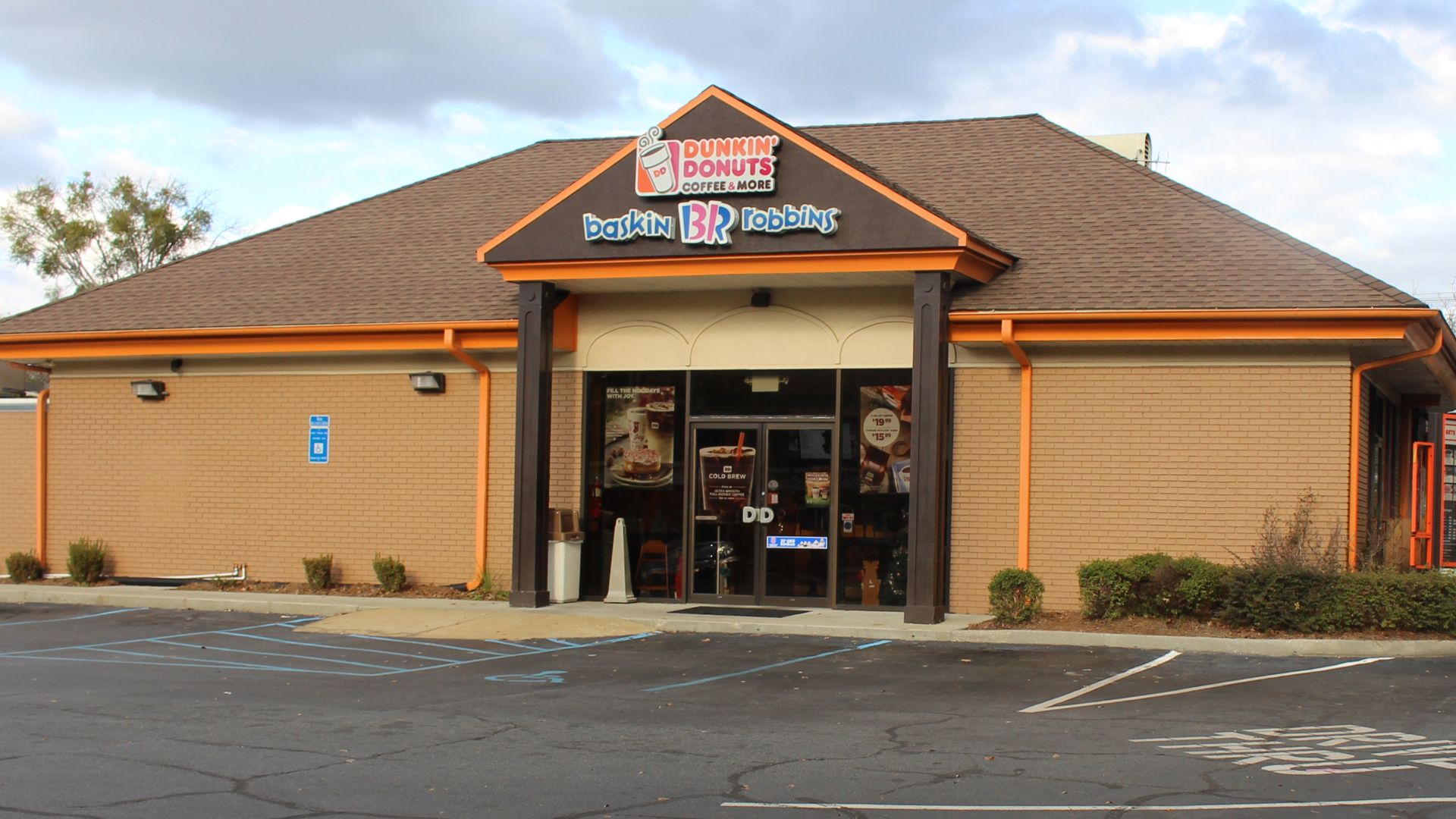 File:Dunkin' Donuts Baskin Robbins, Thomasville.jpg