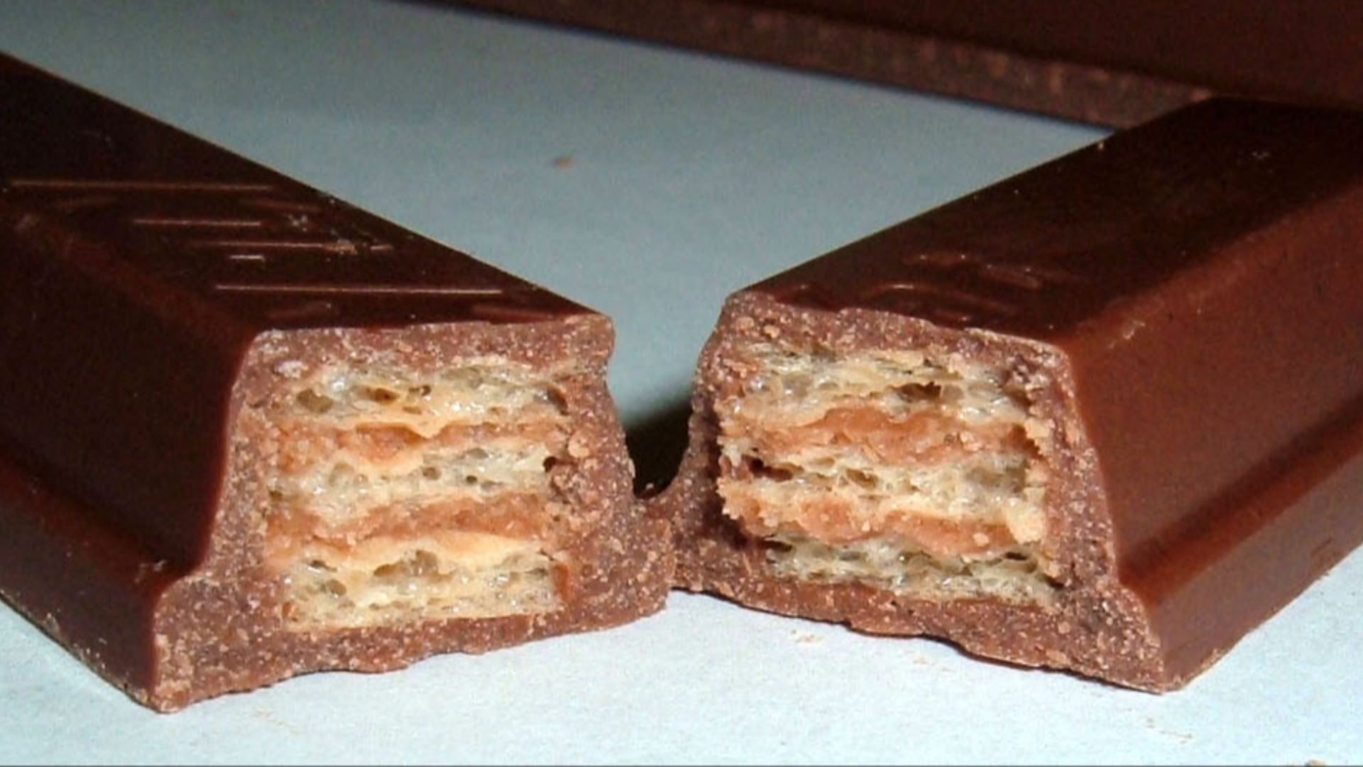 File:KitKat opened.jpg