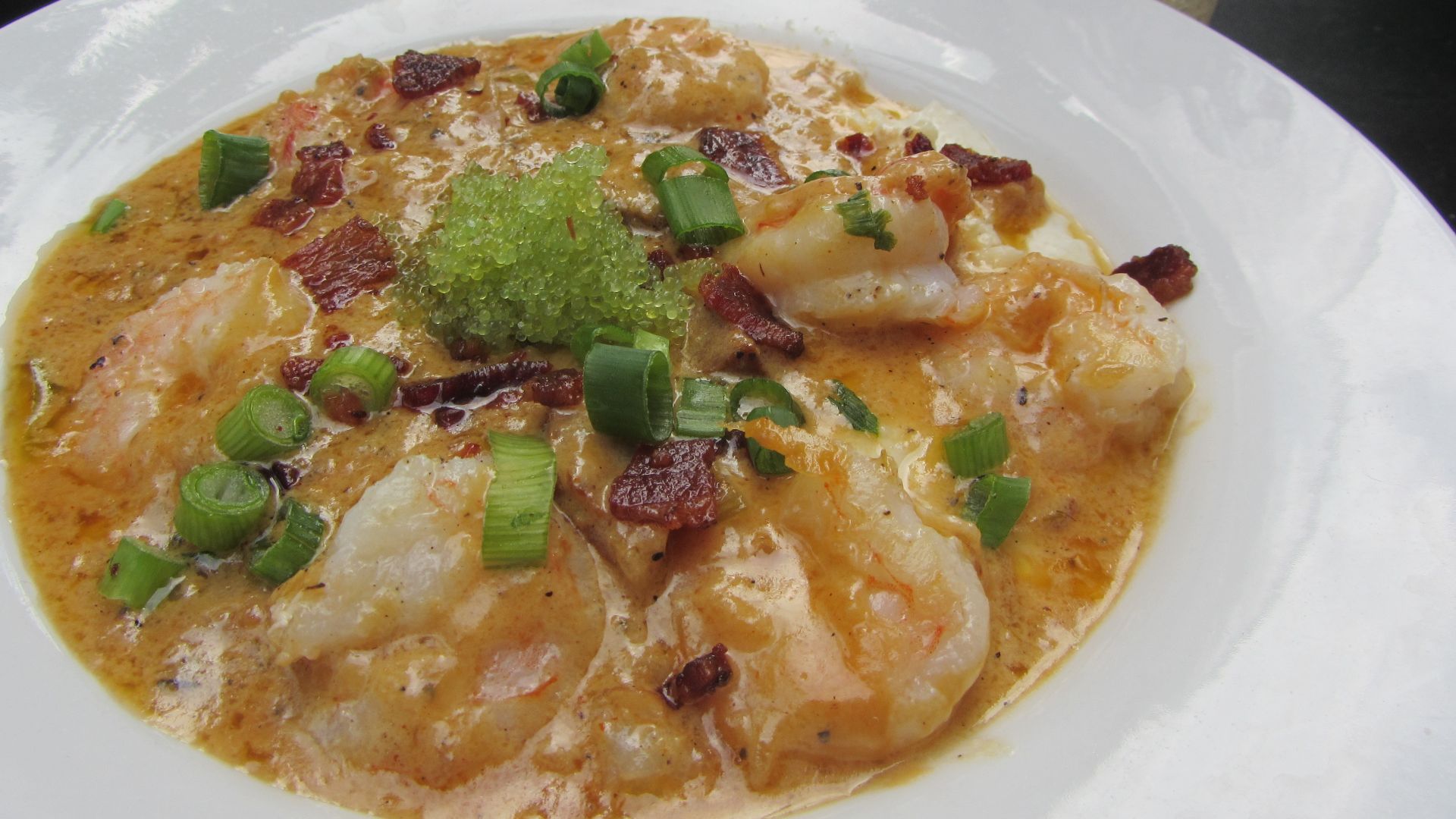 File:Shrimp and grits at the Green Goddess.jpg