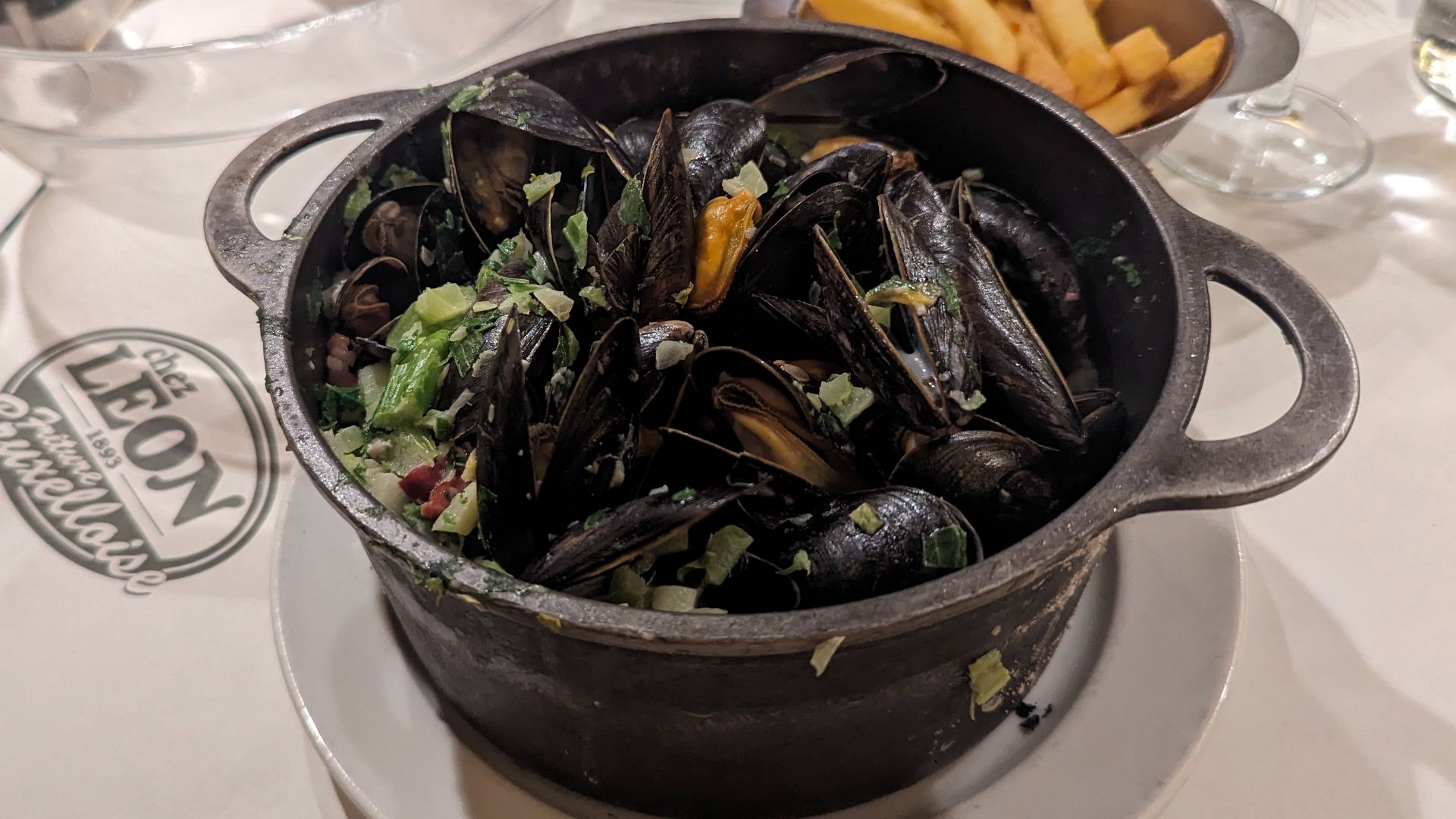 File:Moules-frites at Chez Leon in Brussels.jpg
