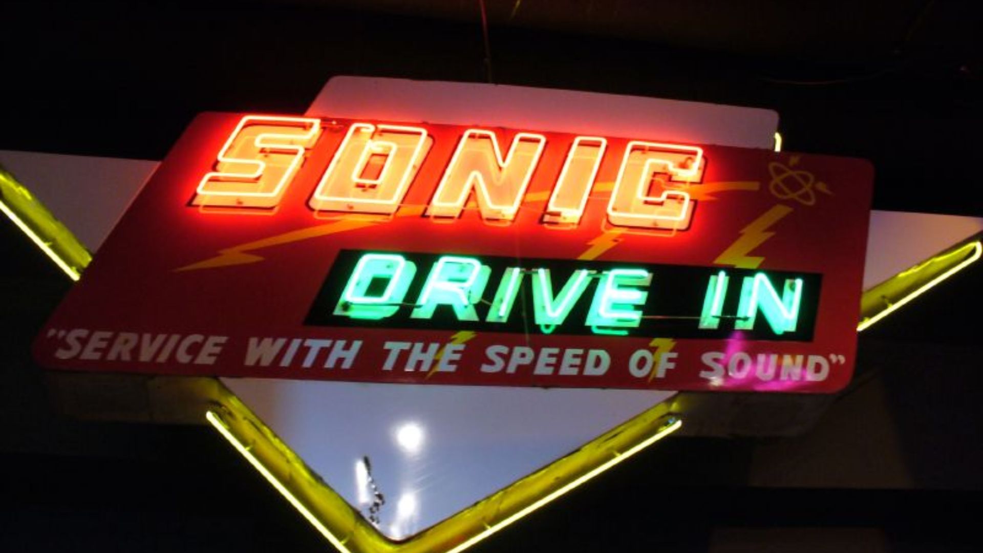 File:Sonic Neon Sign, OK History Center.jpg