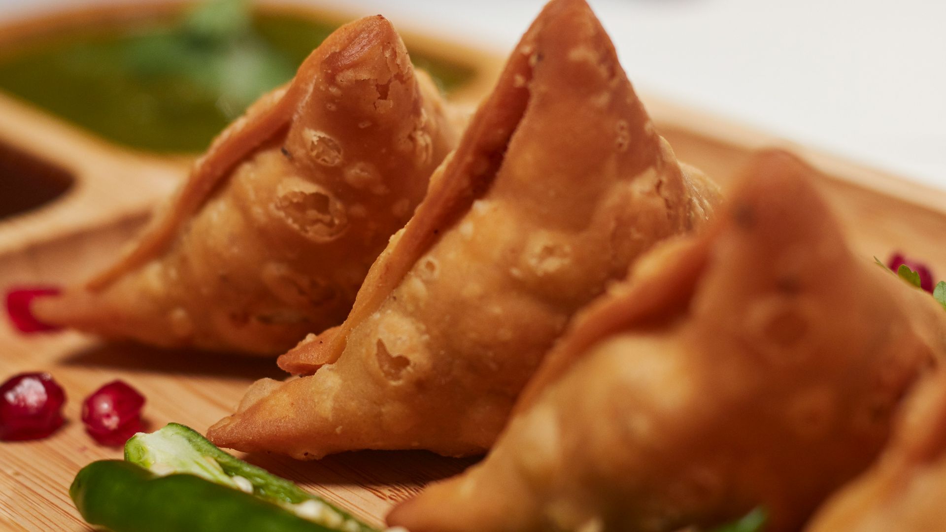 sliced tomato on white ceramic plate