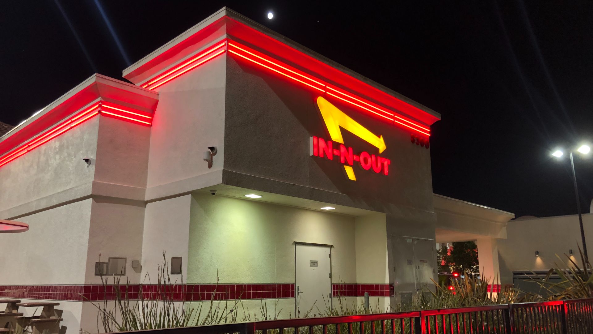 File:In-n-Out Burger.jpg