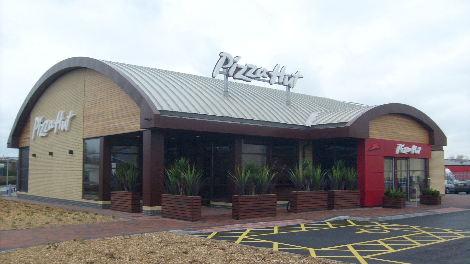 File:Modern English Pizza Hut.jpg