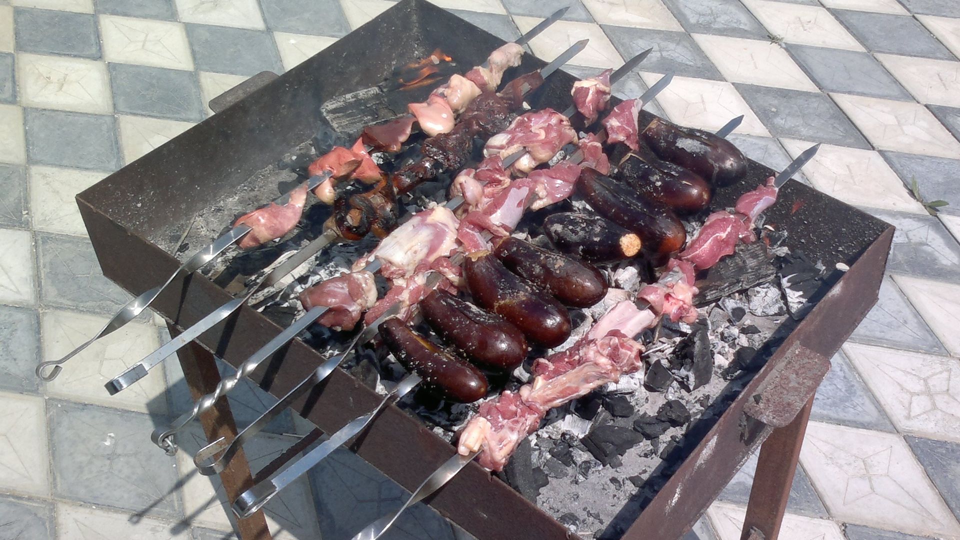 File:Meat and eggplants on the mangal in Azerbaijan.jpg