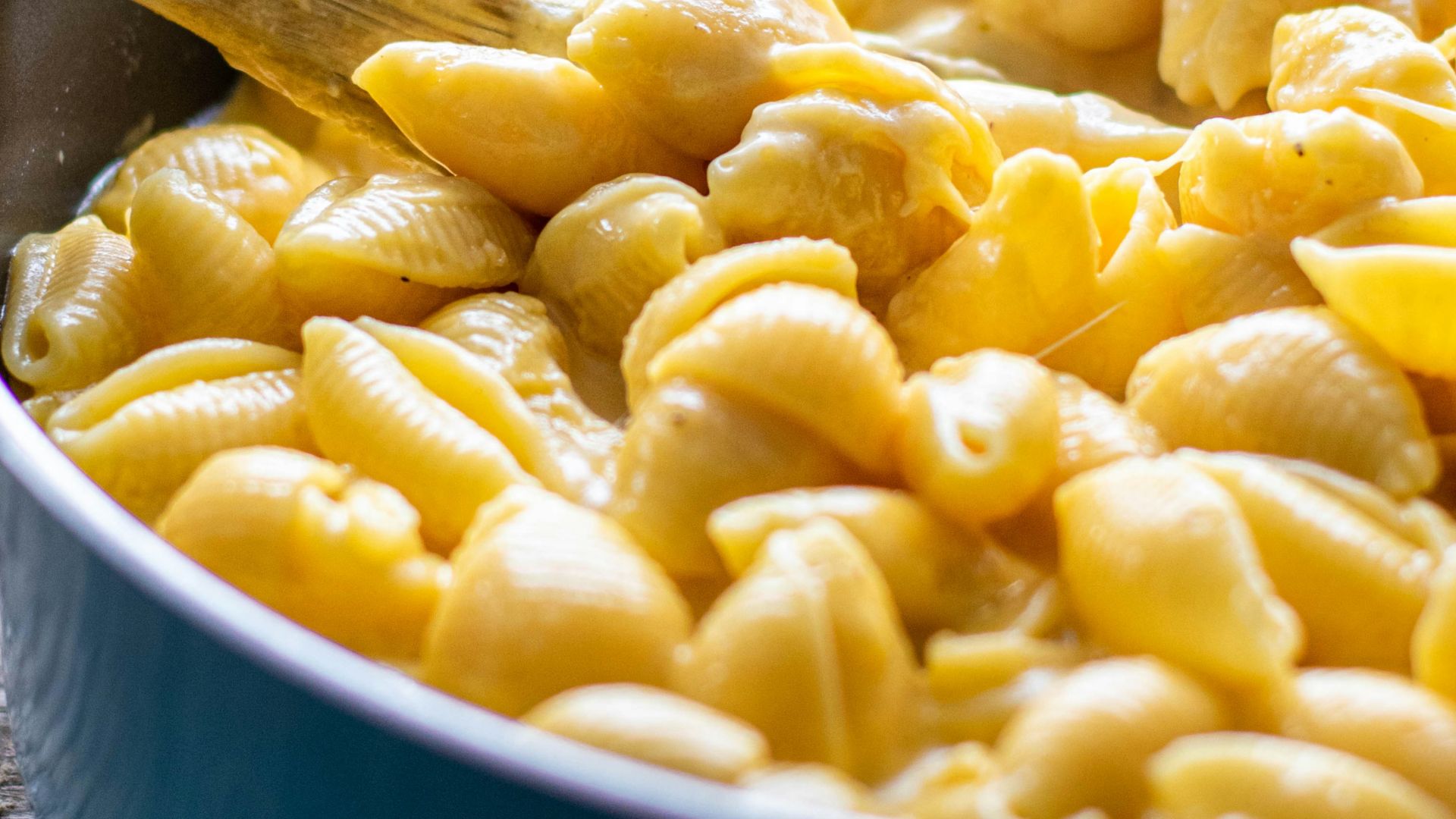a bowl of macaroni and cheese