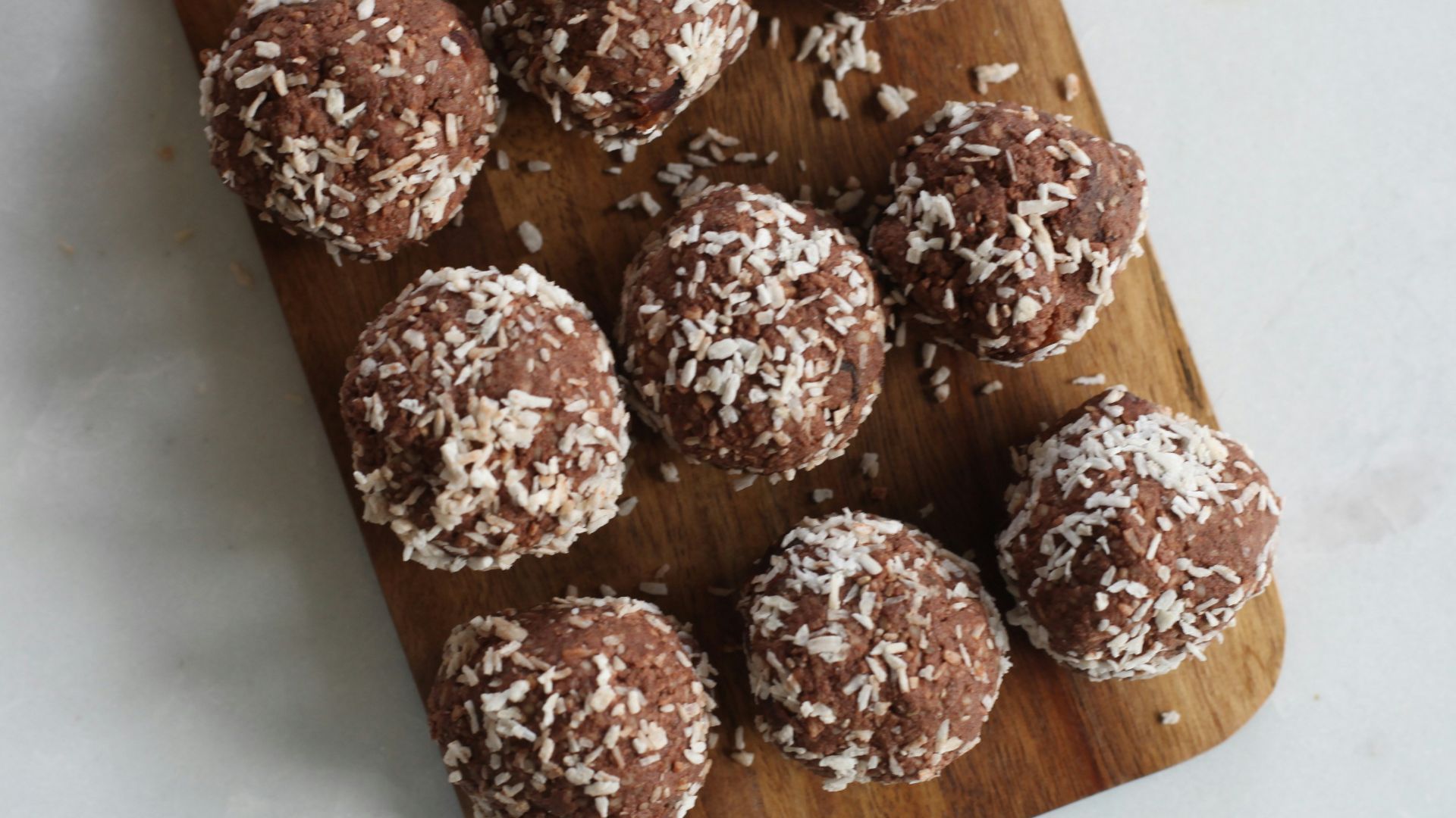brown and white chocolate cupcakes